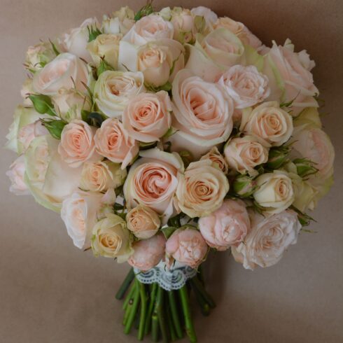 Luxury peach and ivory rose bridal bouquet with garden roses, elegant hand‑tied wedding bouquet, Toronto and GTA flower delivery
